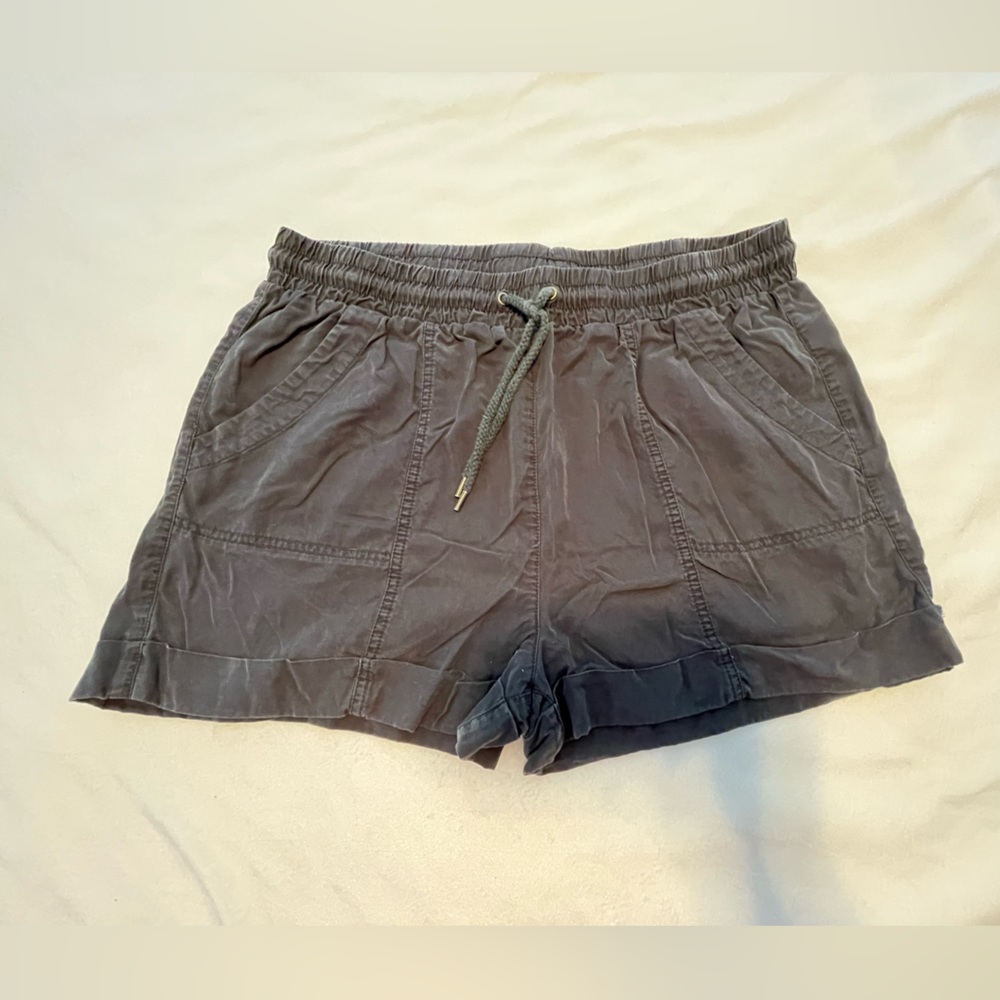 Universal Thread women’s shorts size L
